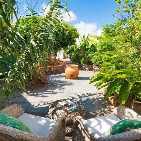 Sleeps 4 *